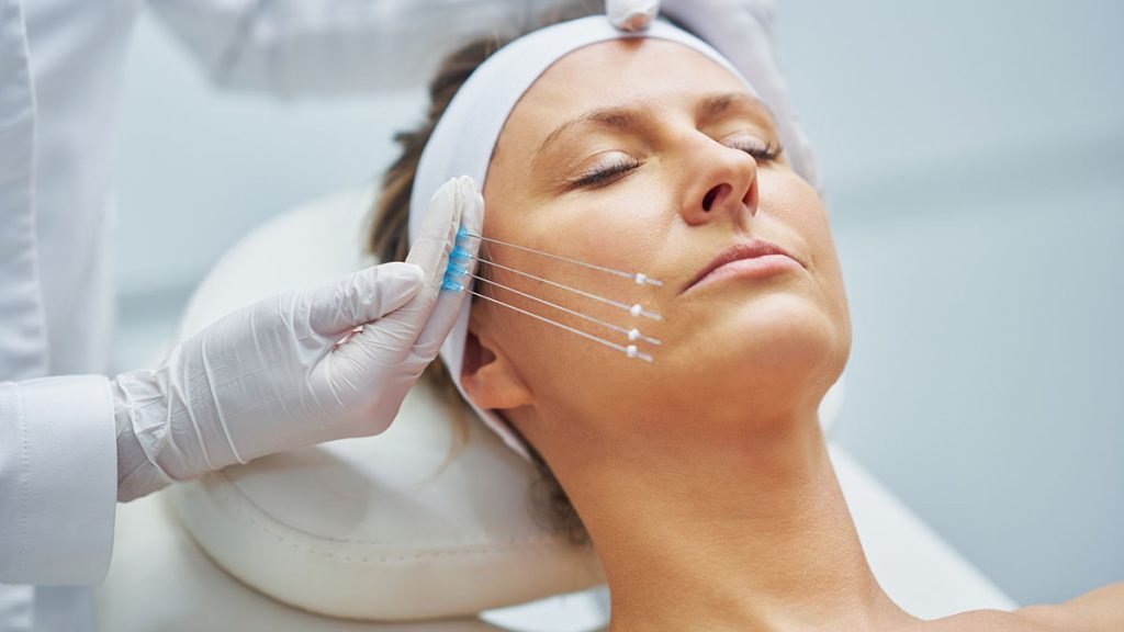 The Future of Facelifts: Non-Invasive Solutions Taking Center Stage in 2024